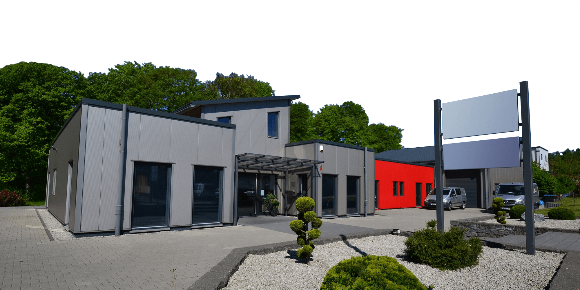 Außenansicht eines Orthopädietechnik-Unternehmens mit barrierefreiem Zugang